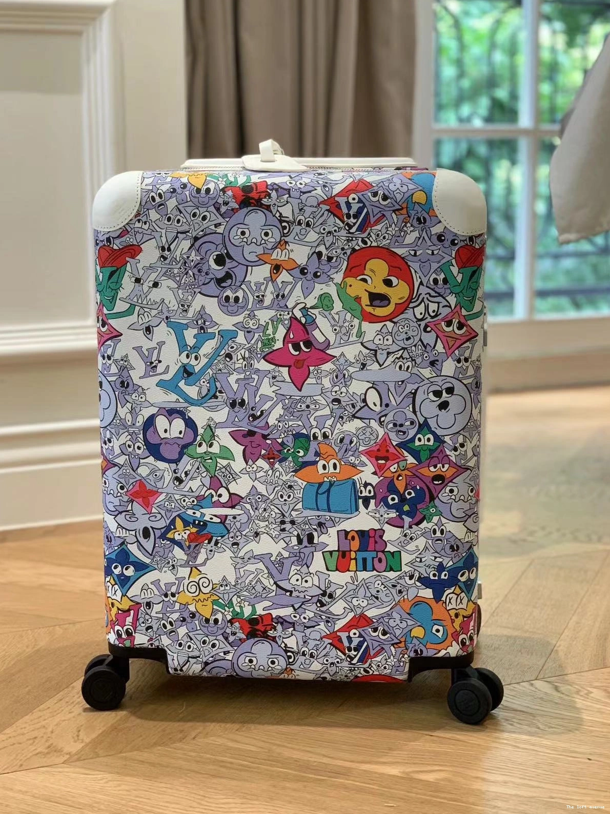 CUSTOM 37L COMICS 55 SUITCASE CABIN HORIZON 0804